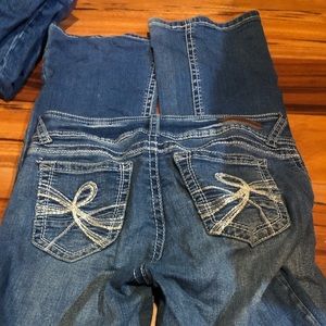 wallflower jeans, size 9, dark wash jeans